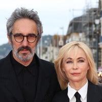 Emmanuelle Béart évoque son couple depuis 14 ans avec un homme du même milieu qu'elle