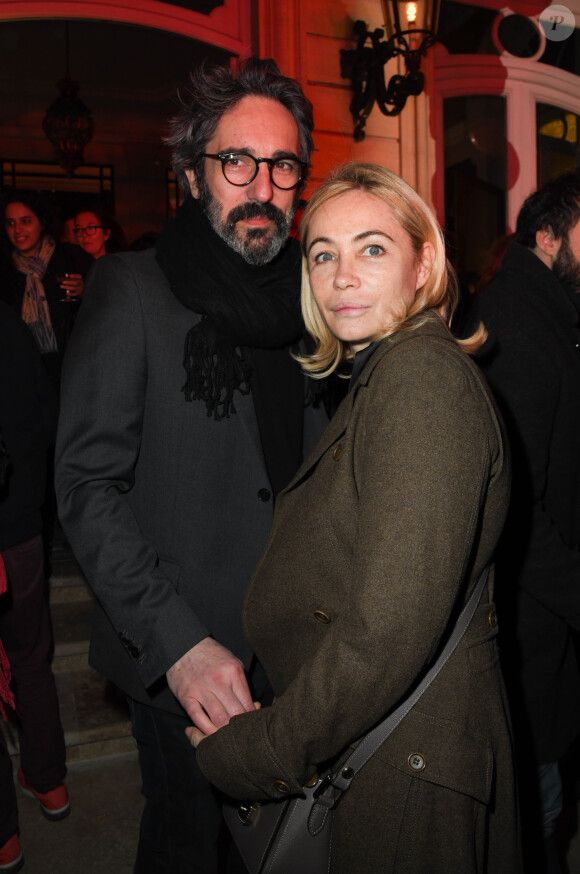 "Ça fait quatorze ans que j'adore mon mari", assure Emmanuelle Béart à Gala
 
Emmanuelle Béart et son mari Frédéric Chaudier - Soirée du 10ème anniversaire de l'agence audiovisiuelle "Flair production" à l'hôtel "Le Marois" à Paris le 28 mars 2019. © Coadic Guirec/Bestimage