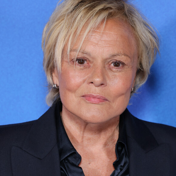 Muriel Robin assiste à la première de La Chambre des Merveilles à Paris, France, le 6 mars 2023. Photo par David Boyer/ABACAPRESS.COM