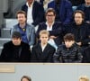 Son fils cadet lui a réservé une belle surprise samedi 23 novembre 2024 sur RTL
Ophélie Meunier et son mari Mathieu Vergne, Patrick Bruel et ses fils Léon et Oscar, Clémence Cherier dans les tribunes des Internationaux de France de tennis de Roland Garros 2024 à Paris, France, le 2 juin 2024. © Jacovides-Moreau/Bestimage 