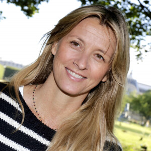 Sarah Poniatowski signe le livre Rêvez, osez, créez... et recommencez (éd. Flammarion).
Sarah Lavoine a l'inauguration de la 35e fete foraine des Tuileries au Jardin des Tuileries a Paris, France