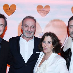 A cette occasion, des personnalités comme Richard Orlinski ont également répondu à l'appel pour la bonne cause. 
Exclusif - Johann Perathoner, Pascal Sellem, Carla Morri, Richard Orlinski - Soirée de gala de l'Association "Marraine De Coeur" au Fouquet's Barrière à Paris le Lundi 25 Novembre 2024.