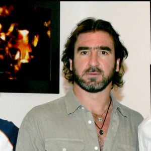 Le fils de Jean-Marie Cantona est un jeune gardien de but prometteur
 
Archives - Éric Cantona avec ses frères Jean-Marie et Joël à Paris.