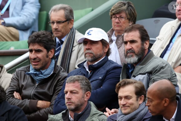 Joël, Jean-Marie et Eric Cantona Cantona dans les tribunes des internationaux de France de Roland Garros à Paris le 3 juin 2016. © Dominique Jacovides / Bestimage