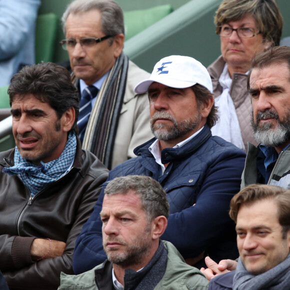 Joël, Jean-Marie et Eric Cantona Cantona dans les tribunes des internationaux de France de Roland Garros à Paris le 3 juin 2016. © Dominique Jacovides / Bestimage