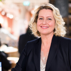 Entre projets professionnels 
Exclusif - Luana Belmondo lors du lancement de son livre "Italia mia Luana cuisine Rome" et de l'annonce de la diffusion de la série d'émissions sur la chaîne TV My Cuisine, au restaurant l'Osteria del Vino du marché spacieux Eataly Paris Marais à Paris le 7 novembre 2019. © Tiziano Da Silva - Pierre Perusseau/Bestimage 