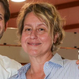 Look - Luana Belmondo change radicalement de coupe de cheveux après son divorce - Alessandro et Luana Belmondo, à la Halle Georges Brassens de Brive-la-Gaillarde, le 8 novembre 2024. Foire du Livre de Brive 2024. © Jean-Marc Lhomer / Bestimage