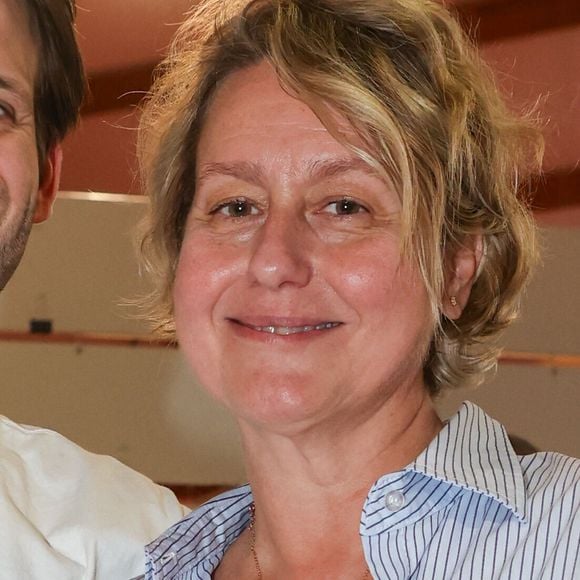 Look - Luana Belmondo change radicalement de coupe de cheveux après son divorce - Alessandro et Luana Belmondo, à la Halle Georges Brassens de Brive-la-Gaillarde, le 8 novembre 2024. Foire du Livre de Brive 2024. © Jean-Marc Lhomer / Bestimage