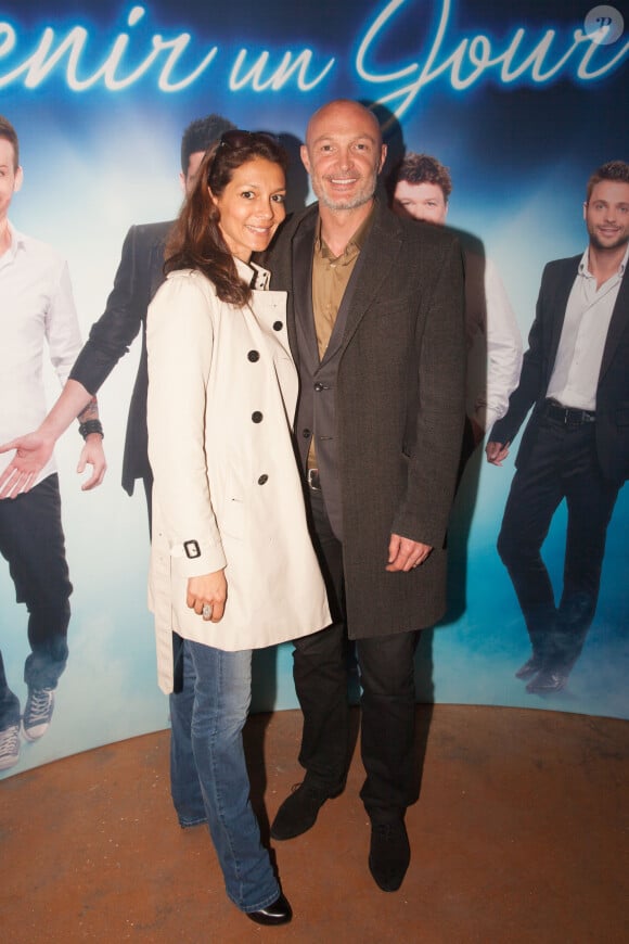 Frank Leboeuf et sa compagne Chrislaure Nollet (ex-femme de Fabrice Santoro) - Première du spectacle "Revenir un Jour" au Palais des Glaces à Paris, le 13 mai 2014.