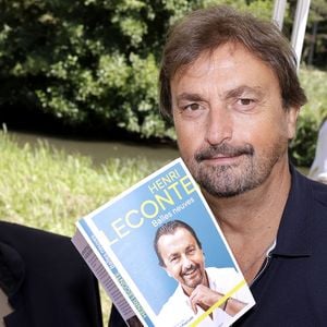 Une personne étroitement liée à son succès
Exclusif - Henri Leconte - Rendez-vous avec les écrivains lors de la 6ème édition "Les écrivains chez Gonzague Saint-Bris, la forêt des livres" à Chanceux-près-Loches. Le 25 août 2024 © Cédric Perrin / Bestimage 