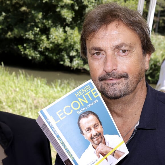 Une personne étroitement liée à son succès
Exclusif - Henri Leconte - Rendez-vous avec les écrivains lors de la 6ème édition "Les écrivains chez Gonzague Saint-Bris, la forêt des livres" à Chanceux-près-Loches. Le 25 août 2024 © Cédric Perrin / Bestimage 