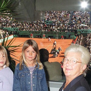 Henri Leconte et ses parents, remise de la coupe, tournoi de Roland Garros en 2001.