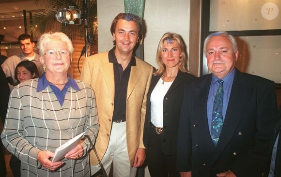 Henri Leconte et ses parents, défilé de mode Christian Dior, 1998 Paris.