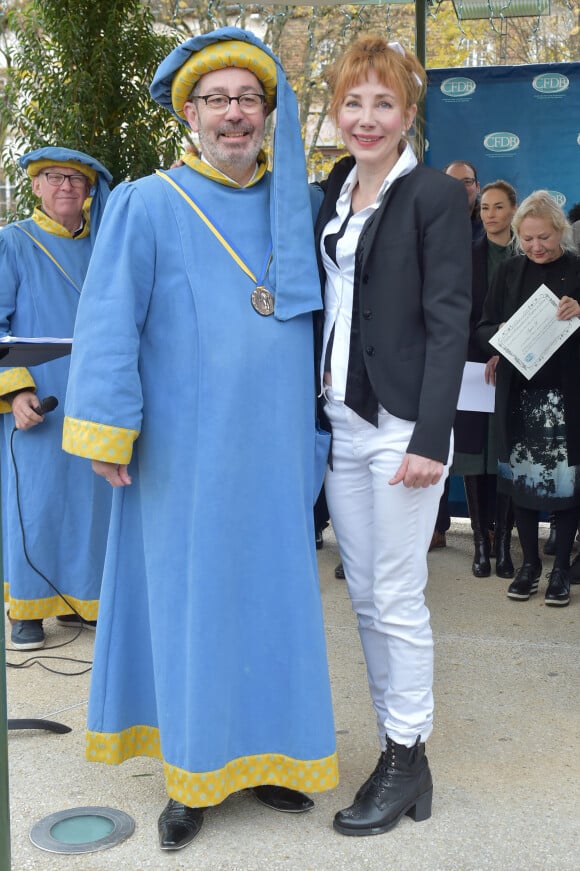 Julie Depardieu - La confrérie de Belnus a procédé à l'intronisation des invités du Comité des fêtes de Beaune et du Pays beaunois, V. Demouy, D. Fernandez et P. Verdier après une messe en la basilique de Beaune.