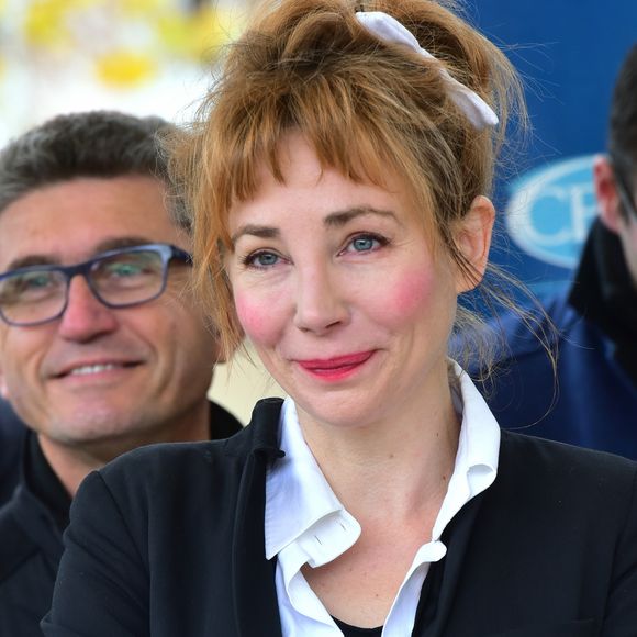 Julie Depardieu - La confrérie de Belnus a procédé à l'intronisation des invités du Comité des fêtes de Beaune et du Pays beaunois, V. Demouy, D. Fernandez et P. Verdier après une messe en la basilique de Beaune.
