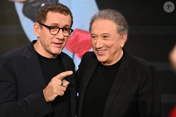 Exclusif - Dany Boon et Michel Drucker lors de l'enregistrement de l'émission "Vivement Dimanche" au Studio Gabriel et diffusée sur France 3 le 1er décembre 2024. © Guillaume Gaffiot / Bestimage 