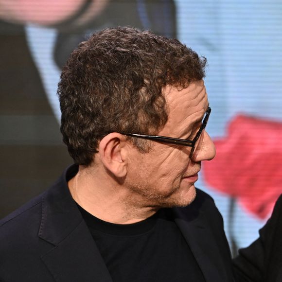 Exclusif - Dany Boon et Michel Drucker lors de l'enregistrement de l'émission "Vivement Dimanche" au Studio Gabriel et diffusée sur France 3 le 1er décembre 2024. © Guillaume Gaffiot / Bestimage 