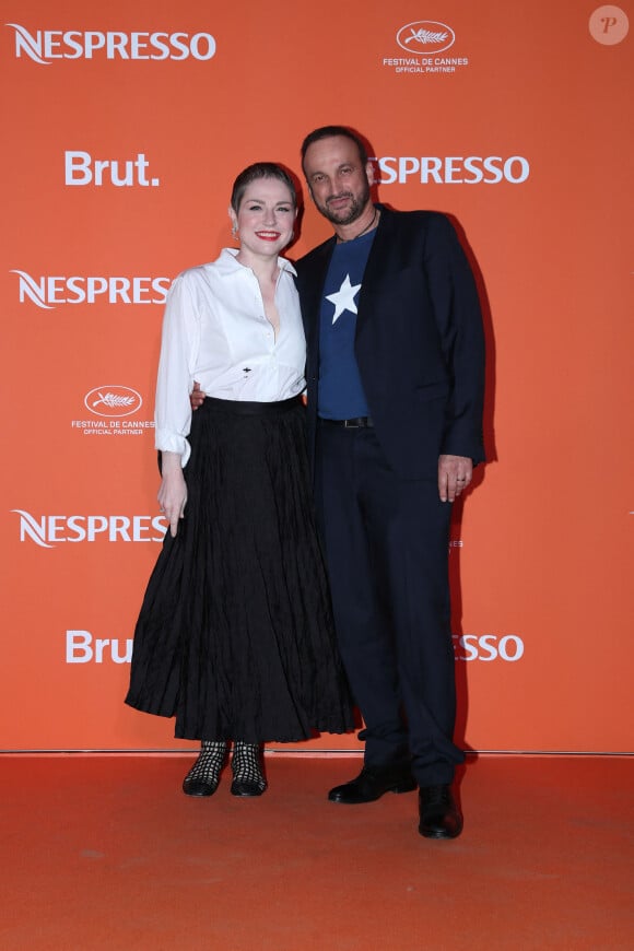 Emilie Dequenne et son mari Michel Ferracci - Photocall de la soirée Nespresso x Brut lors du 77ème Festival International du Film de Cannes le 16 mai 2024. © Laurent Campus/Bestimage