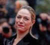 Après avoir annoncé sa rémission, elle avait finalement annoncé qu'elle devait une nouvelle fois se lancer dans un combat contre le cancer.  
Emilie Dequenne - Montée des marches du film « Kaibutsu (Monster) » lors du 76ème Festival International du Film de Cannes, au Palais des Festivals à Cannes. Le 17 mai 2023 © Olivier Borde / Bestimage