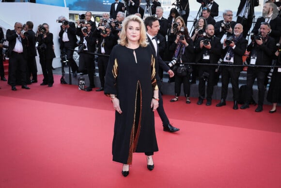 Le dimanche 1er décembre 2024, dans "C l'hebdo" sur France 5, Pierre Lescure est revenu sur l'un des moments culte de "Beau geste", l'émission qu'il anime sur France 2 : l'interview de Catherine Deneuve.
Catherine Deneuve à la projection de "L'Amour Ouf" au festival de Cannes, le 23 mai 2024.