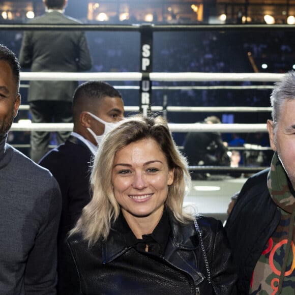 Plus du tout ami avec Laure Boulleau et Hervé Mathoux, Pierre Ménès l'a clairement fait savoir. 
 
Habib Beye, Laure Boulleau et Pierre Ménès - People lors de la soirée de boxe à Paris La Défense Arena le 25 septembre 2020. © JB Autissier / Panoramic / Bestimage