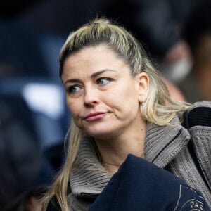 "Je ne suis pas client et puis j'ai pas du tout envie de revoir la tronche d'Hervé Mathoux et de Laure Boulleau", lance le journaliste sportif
 
Laure Boulleau - Personnalités dans les tribunes du match de football en ligue 1 Uber Eats PSG / Reims au Parc des Princes à Paris le 10 mars 2024.