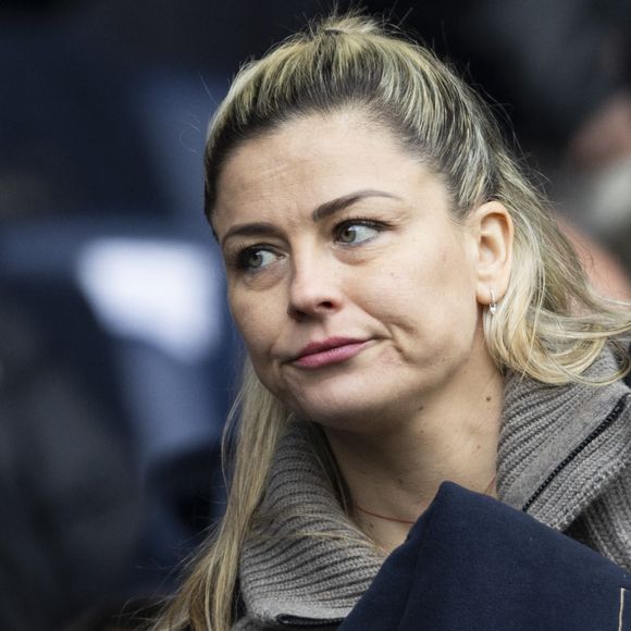 "Je ne suis pas client et puis j'ai pas du tout envie de revoir la tronche d'Hervé Mathoux et de Laure Boulleau", lance le journaliste sportif
 
Laure Boulleau - Personnalités dans les tribunes du match de football en ligue 1 Uber Eats PSG / Reims au Parc des Princes à Paris le 10 mars 2024.