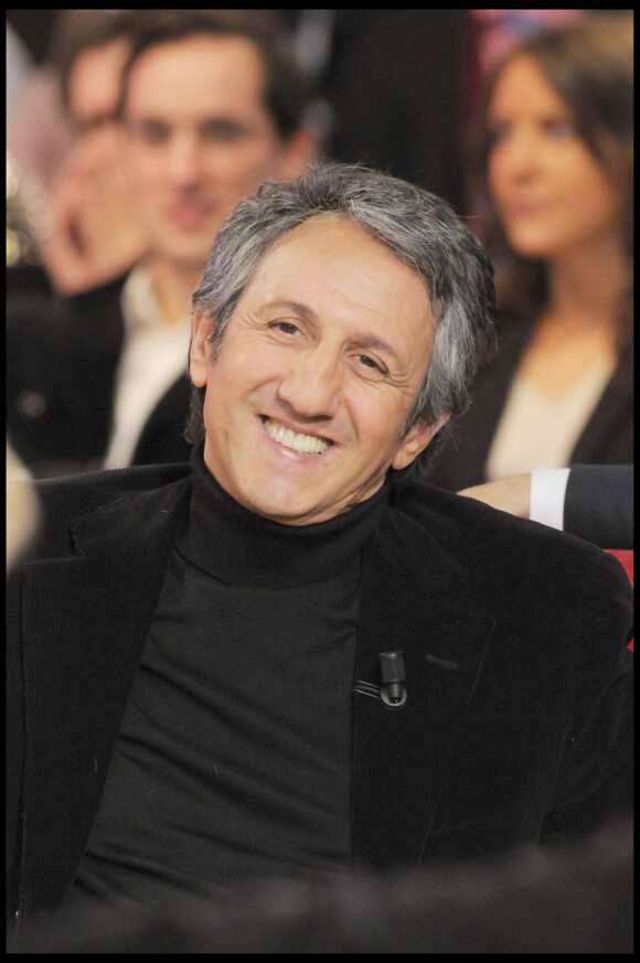 Richard Anconina lors de l'enregistrement de l'émission Vivement Dimanche diffusée le 4 avril 2010 sur France 2