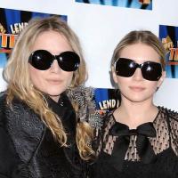 Mary-Kate Olsen, en deuil après sa rupture, et sa jumelle Ashley contrastent avec la radieuse Julianne Moore !