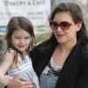 Katie Holmes et sa fille Suri à New York, le 8 avril 2010