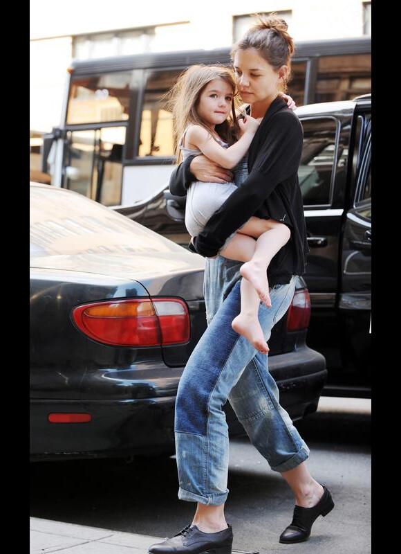 Katie Holmes et sa fille Suri à New York, le 8 avril 2010