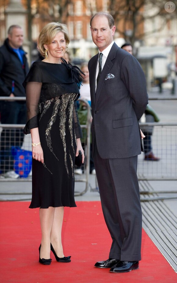 Le prince Edward et son épouse Sophie arrivent à l'exposition privée Grace Kelly : Style Icon, le 15/04/2010.