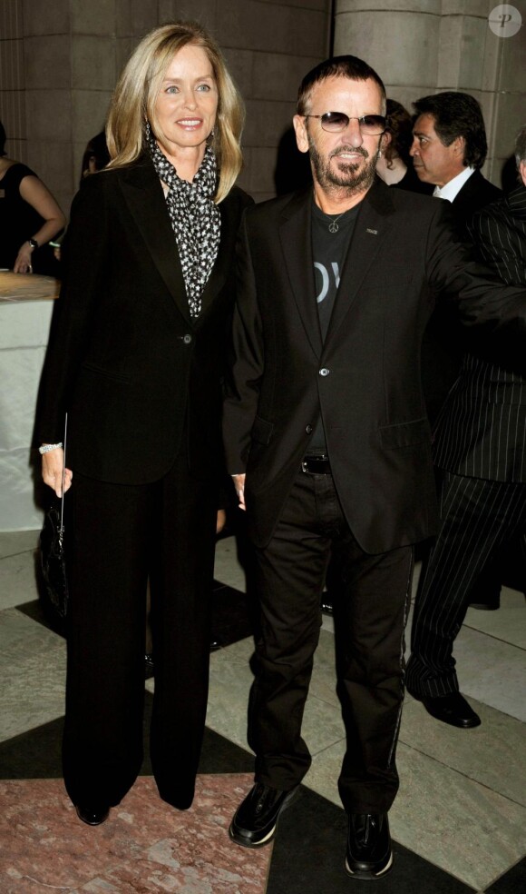 Ringo Starr et Barbara Bach arrivent à l'exposition privée  Grace Kelly : Style Icon, le 15/04/2010.