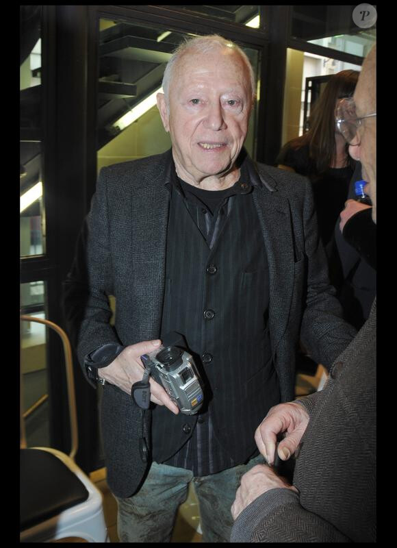Maurice Renoma lors de la soirée à la boutique Renoma à Paris pour la présentation des photographies de 10 photographes qui racontent les Rolling Stones de 1964 à 2006