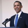 Barack Obama prend la parole pour la journée de la Terre dans les jardins de la Maison Blanche devant Sigourney Weaver, le 22 avril 2010 !