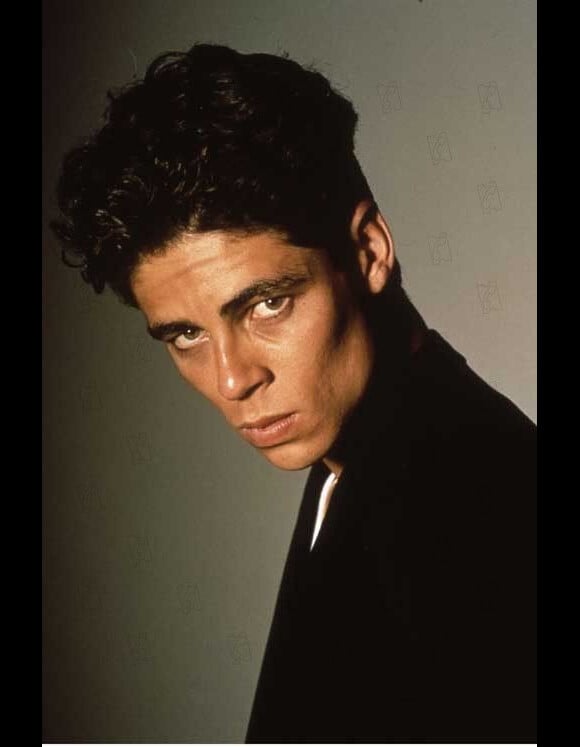 Le jeune Benicio Del Toro dans Permis de tuer
