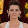 La belle Stana Katic actuellement en tournage à Paris de For lovers only.