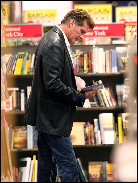 David Hasselhoff dans une librairie de New York le 4 ami 2010