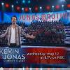 Kevin Jonas dans l'émission Minute to Win It sur NBC