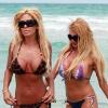Shauna Sand a trouvé un clone pour l'accompagner à la plage de Miami le 13 mai 2010