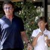 Sylvester Stallone se promène à Beverly Hills avec ses enfants le 12 mai 2010 