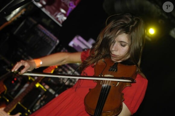 Babet, violoniste du groupe Dionysos, sortira bientôt son deuxième album solo.