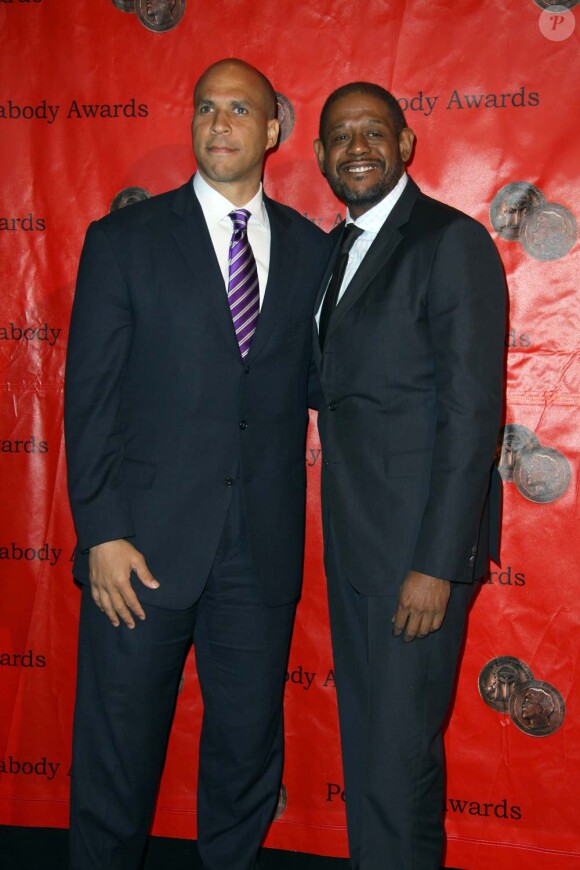 Le maire de Newark, Cory Booker, et Forest Whitaker aux 69e Peabody Awards, à New York, le 17 mai 2010