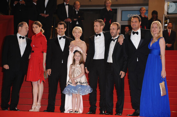 lors de la montée des marches pour le film Blue Valentine durant le 63e festival de Cannes le 18 mai 2010