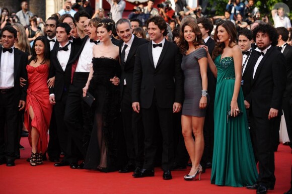 L'équipe de Carlos, avec notamment les acteurs Nora Von Waldstaetten, Alexander Scheer et Edgar Ramirez, le 19 mai 2010 durant le 63e festival de Cannes.
