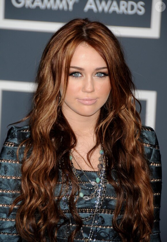 La ligne de bijoux fantaisie Miley Cyrus a été retirée de la vente, après qu'un métal toxic a été détecté parmi leurs composantes.
