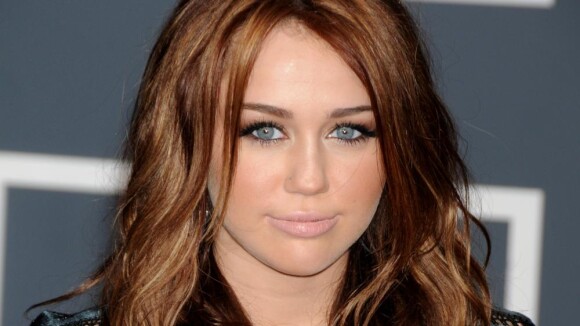 Miley Cyrus : Sa ligne de bijoux, jugée toxique, est retirée de la vente !