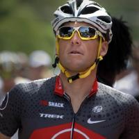 Lance Armstrong, blessé, répond aux accusations et enfonce Landis !