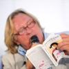 Gérard Depardieu lors du lancement de l'opération Passe-Livres depuis la gare Montparnasse à Paris le 26 mai 2010 : l'acteur lit un extrait de Cyrano de Bergerac