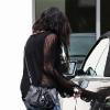 Vanessa Hudgens rejoint sa voiture, garée dans les rues de Los Angeles, en tentant d'échapper aux paparazzis, jeudi 27 mai...